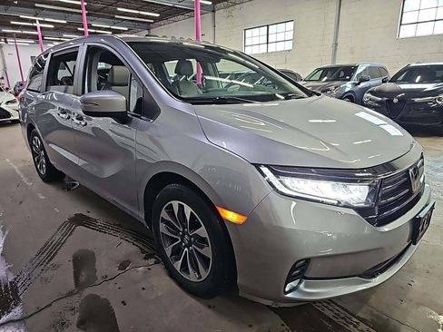 Used 2021 Honda Odyssey EX-L image 3