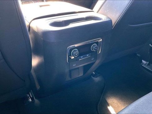 Used 2024 Chevrolet Suburban LT image 39