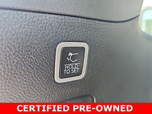 Used 2023 Jeep Wagoneer Series III w/ Preferred Equipment Group image 15