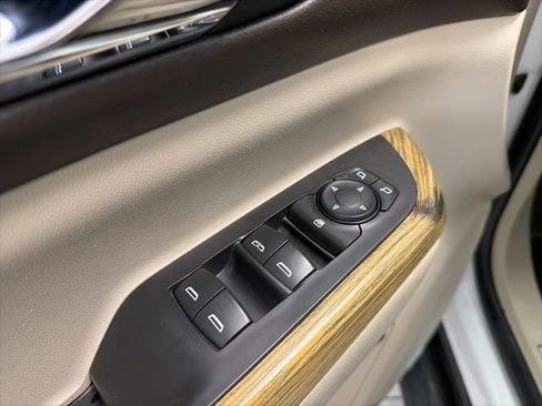 Used 2018 GMC Acadia Denali w/ Technology Package AWD/4WD image 12