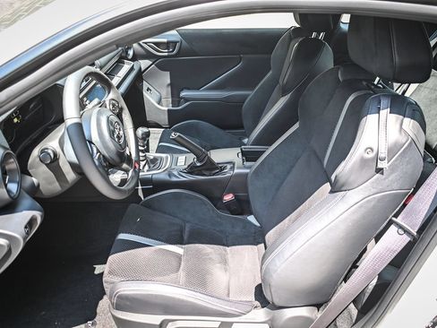 Used 2024 Toyota GR86 Premium RWD image 8