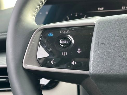 Used 2025 Nissan Murano SV image 13