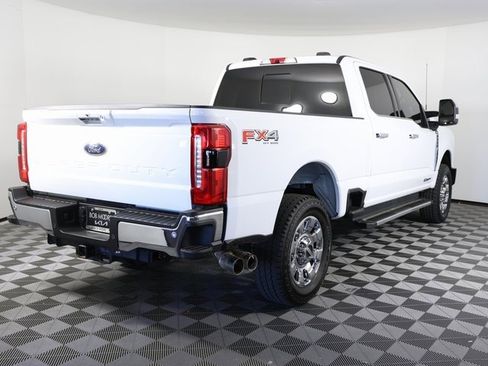 Used 2023 Ford F250 Lariat w/ Chrome Package image 5