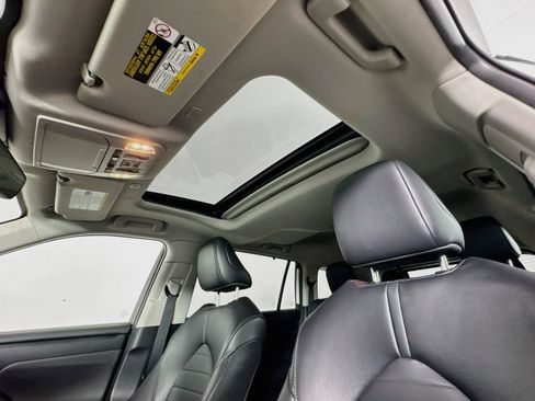 Used 2023 Toyota Highlander XLE AWD/4WD image 21