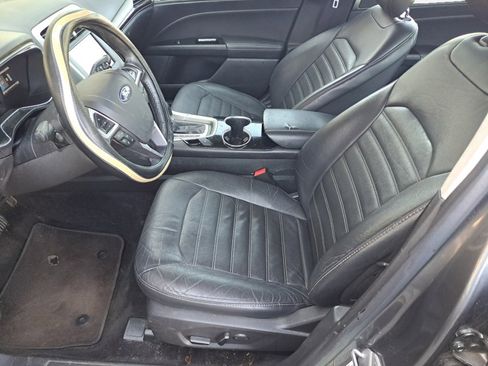 Used 2014 Ford Fusion SE w/ Equipment Group 202A FWD image 10