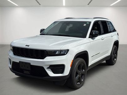 Used 2025 Jeep Grand Cherokee Altitude