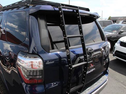 Used 2021 Toyota 4Runner TRD Off-Road Premium AWD/4WD image 19