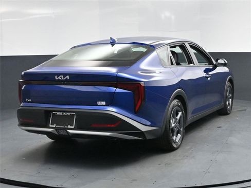 New 2025 Kia K4 LXS image 10