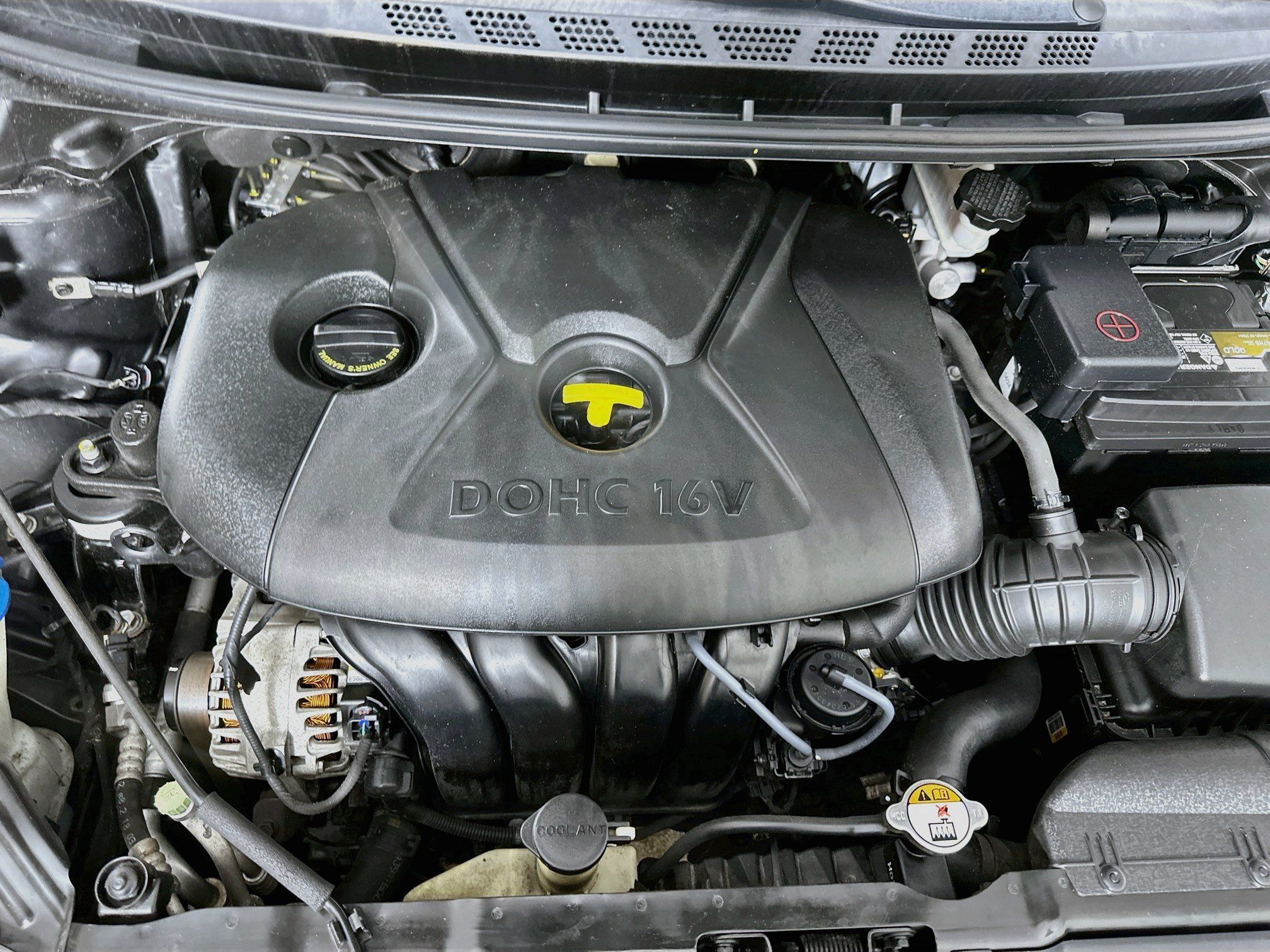 Used 2013 Hyundai Elantra FWD image 27