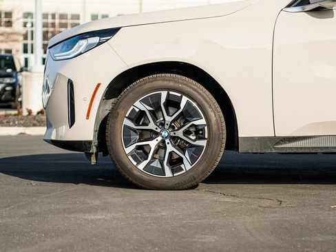 Used 2025 BMW X3 xDrive30i w/ Premium Package image 8