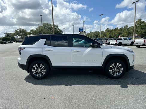 New 2026 Chevrolet Equinox LT w/ Safety and Technology Package image 3