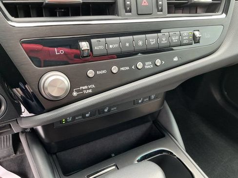 Used 2024 Lexus ES 350 w/ Premium Package FWD image 22