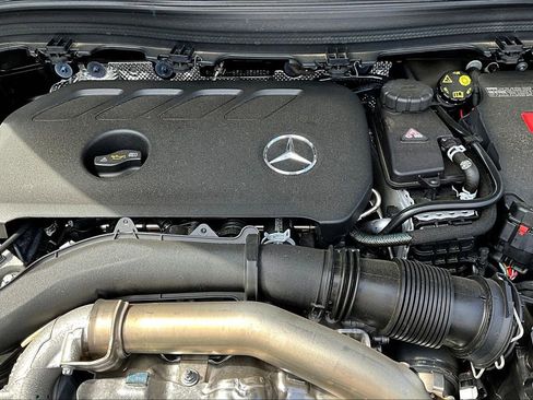 Used 2025 Mercedes-Benz GLA 250 4MATIC image 34