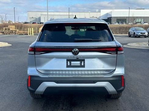 New 2026 Volkswagen Tiguan SE image 5