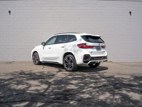 Used 2025 BMW X1 xDrive28i w/ Premium Package AWD/4WD image 3