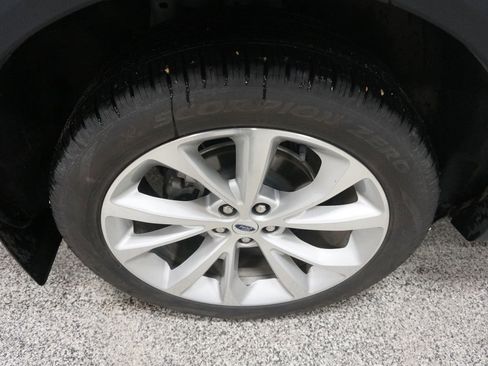 Used 2023 Ford Explorer Platinum w/ Technology Package image 7