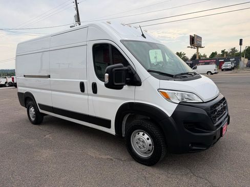 Used 2023 RAM ProMaster 2500 FWD image 2