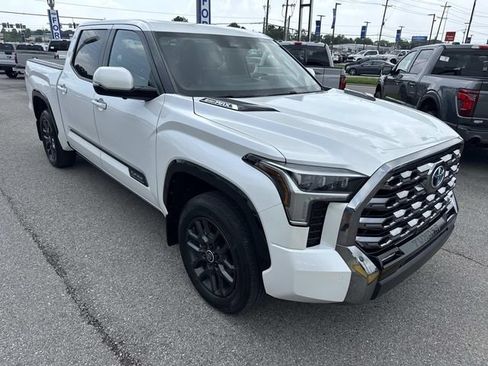 Used 2024 Toyota Tundra Platinum AWD/4WD image 3