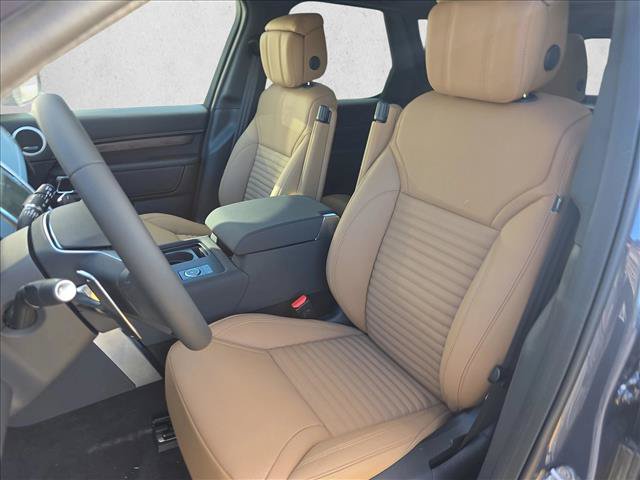 New 2026 Land Rover Discovery Dynamic SE AWD/4WD image 13