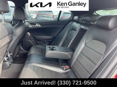 Used 2018 Kia Stinger GT2 image 10