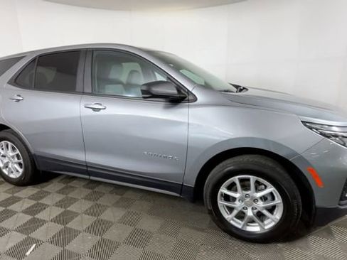 Used 2024 Chevrolet Equinox LS w/ LS Convenience Package AWD/4WD image 2