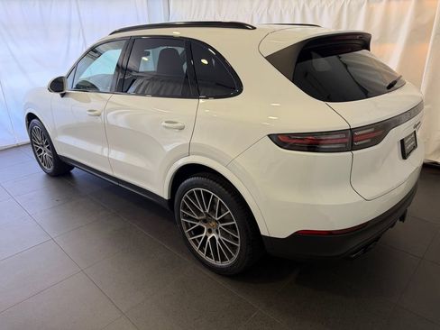 Certified 2023 Porsche Cayenne Platinum Edition AWD/4WD image 3