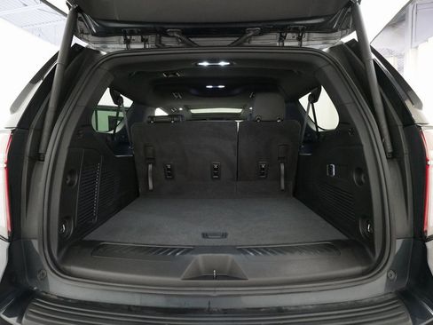 Used 2022 Chevrolet Suburban LT image 10