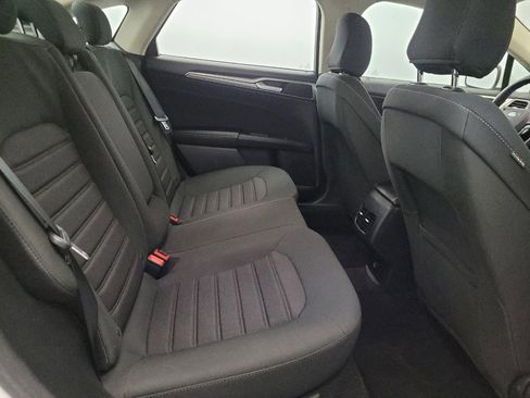 Used 2020 Ford Fusion SE FWD image 19