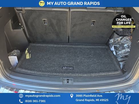 Used 2023 Volkswagen Atlas SEL R-Line AWD/4WD image 25