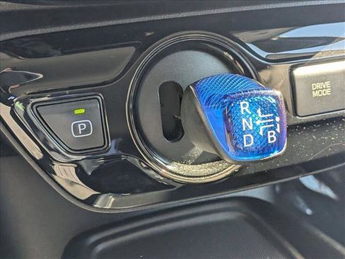 Used 2022 Toyota Prius LE image 12