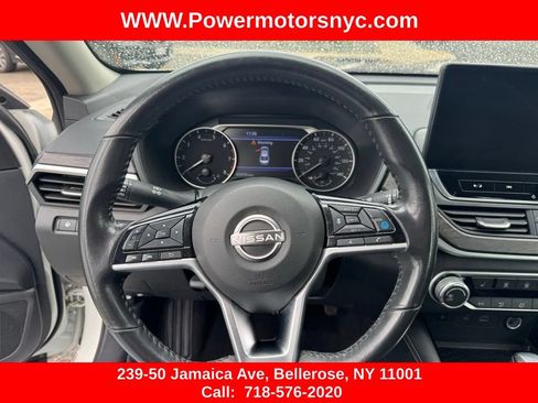 Used 2024 Nissan Altima 2.5 SV w/ SV Premium Package FWD image 17