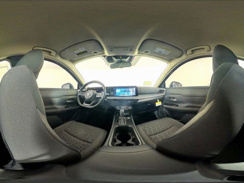 Used 2025 Nissan Kicks SV image 18