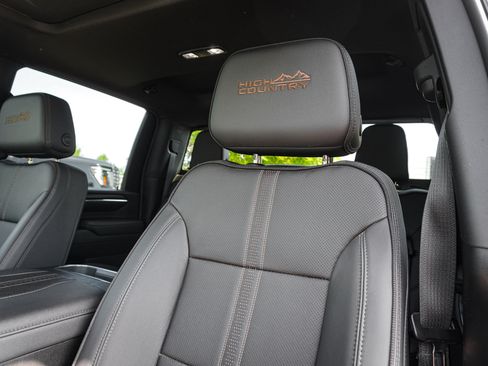 Used 2024 Chevrolet Silverado 2500 High Country w/ High Country Premium Package AWD/4WD image 16