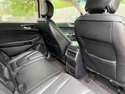 Used 2019 Ford Edge Titanium w/ Equipment Group 301A FWD image 17