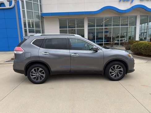 Used 2016 Nissan Rogue SL w/ SL Premium Package image 4