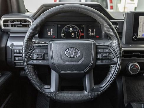Used 2025 Toyota Tacoma SR5 AWD/4WD image 10