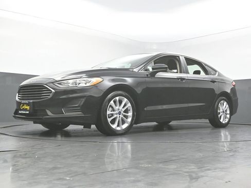 Used 2020 Ford Fusion SE FWD image 46
