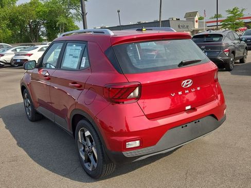 New 2025 Hyundai Venue Limited image 8