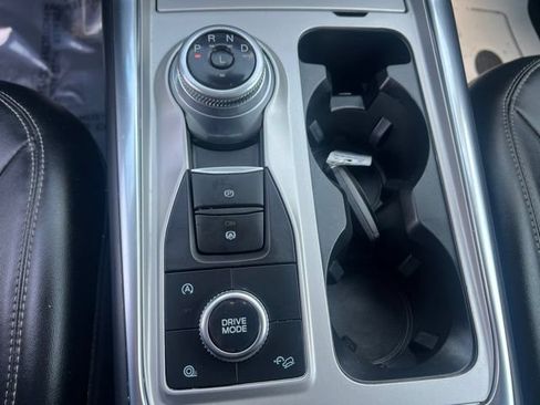 Used 2023 Ford Explorer XLT w/ Equipment Group 202A AWD/4WD image 32