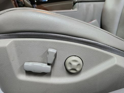 Used 2010 Cadillac STS image 12