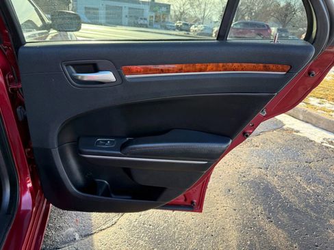 Used 2012 Chrysler 300 Limited image 15
