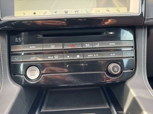 Used 2018 Jaguar F-PACE S image 21