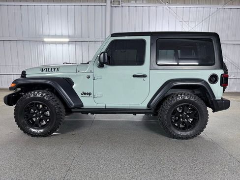 Used 2023 Jeep Wrangler Willys AWD/4WD image 10