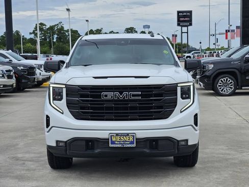 Used 2022 GMC Sierra 1500 Elevation w/ LPO, Elevation Black Package RWD image 2