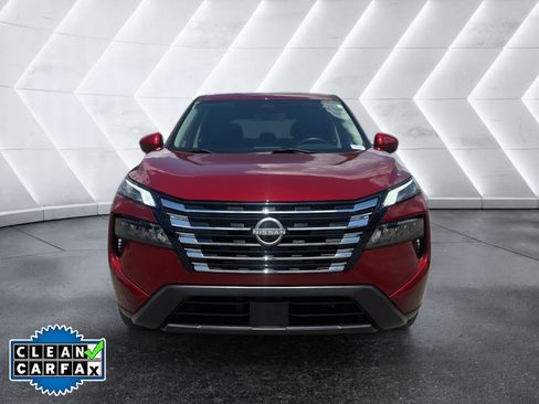 Used 2024 Nissan Rogue SV FWD image 2