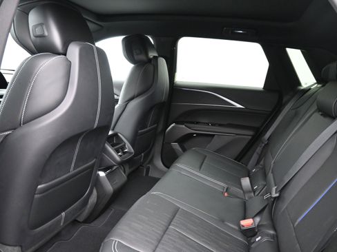 New 2025 Cadillac Lyriq Luxury image 10