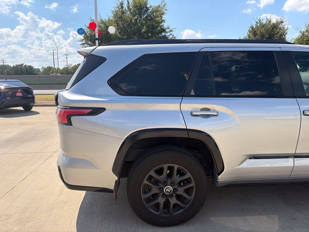 Used 2024 Toyota Sequoia Platinum AWD/4WD image 7