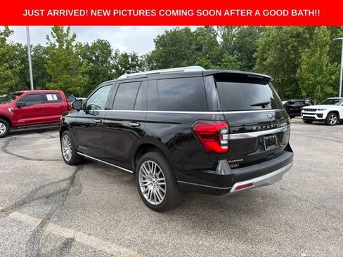 Used 2023 Ford Expedition Platinum AWD/4WD image 3