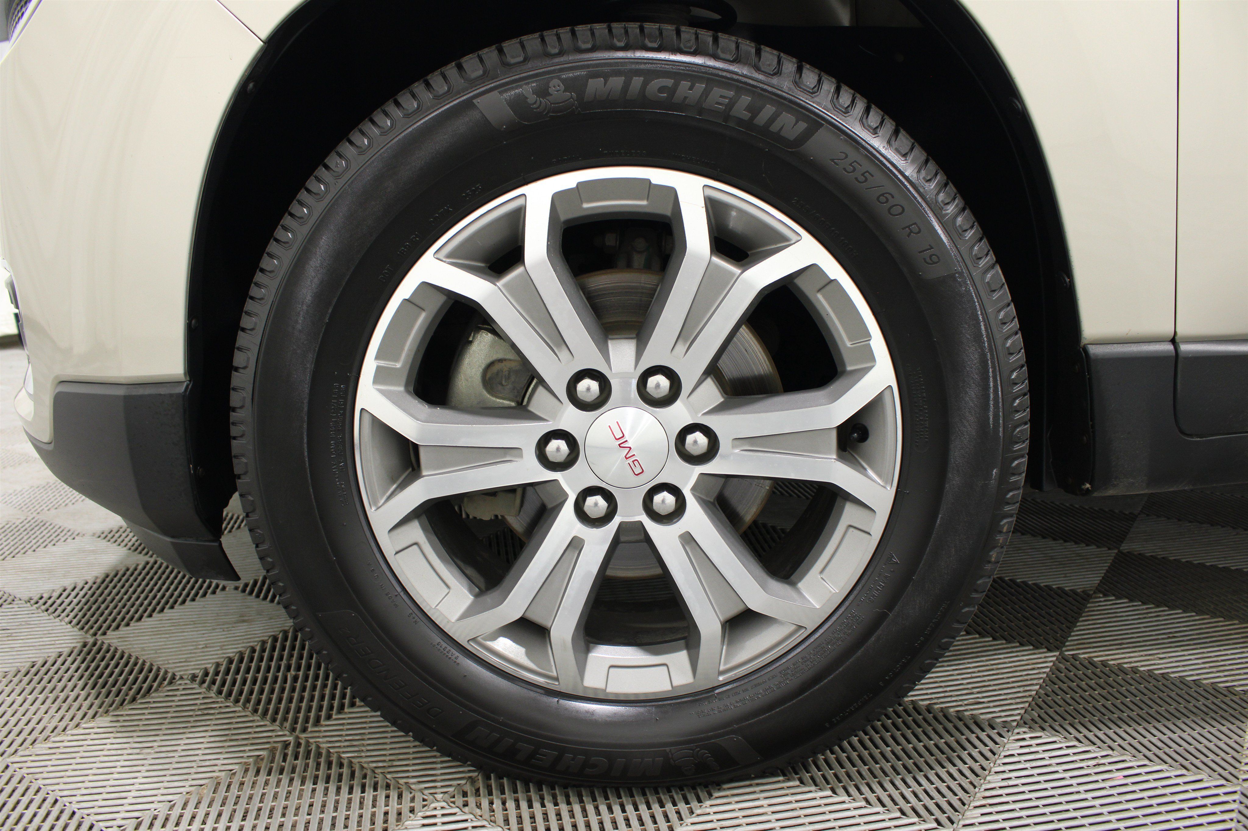 Used 2015 GMC Acadia SLT w/ Open Road Package FWD image 39