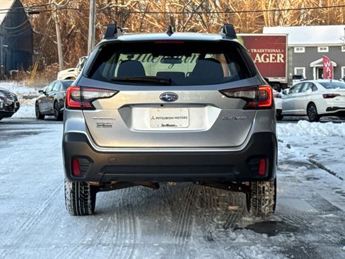 Used 2021 Subaru Outback image 4